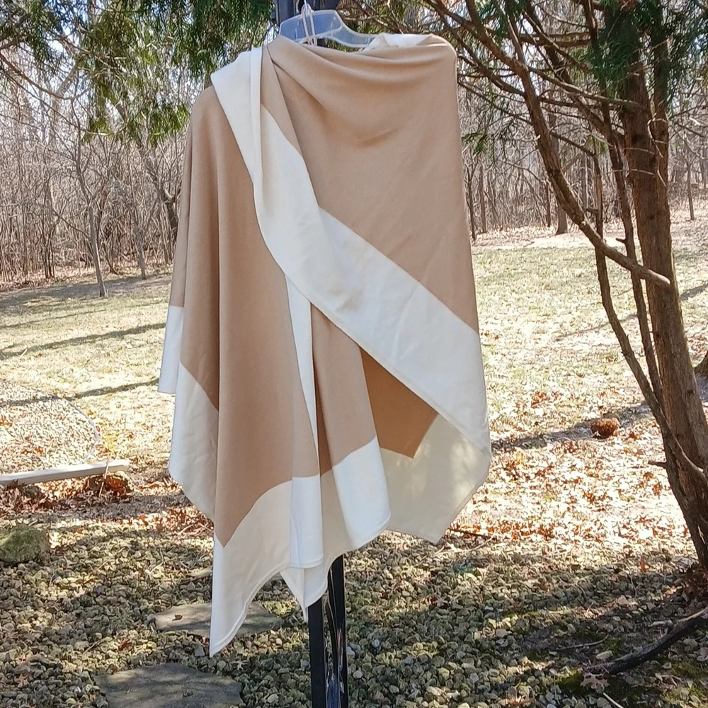 Open Front Poncho Wrap Shawl Cover Up. One Size - Picture 11 of 12